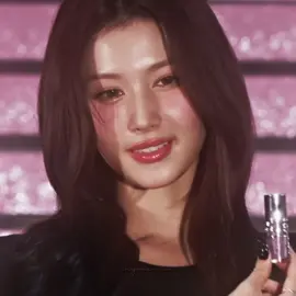 PERFECTION. SHE IS PERFECT. #sana #sanaedit #twice_tiktok_official #twiceedit #fyp  @vi @Lyn @user35194093743 @️ Saan❀ 