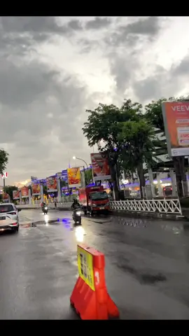 ada candu di cirebon #cirebonpride🏴‍☠️ #hujan #cirebon #fy #novemberrain 