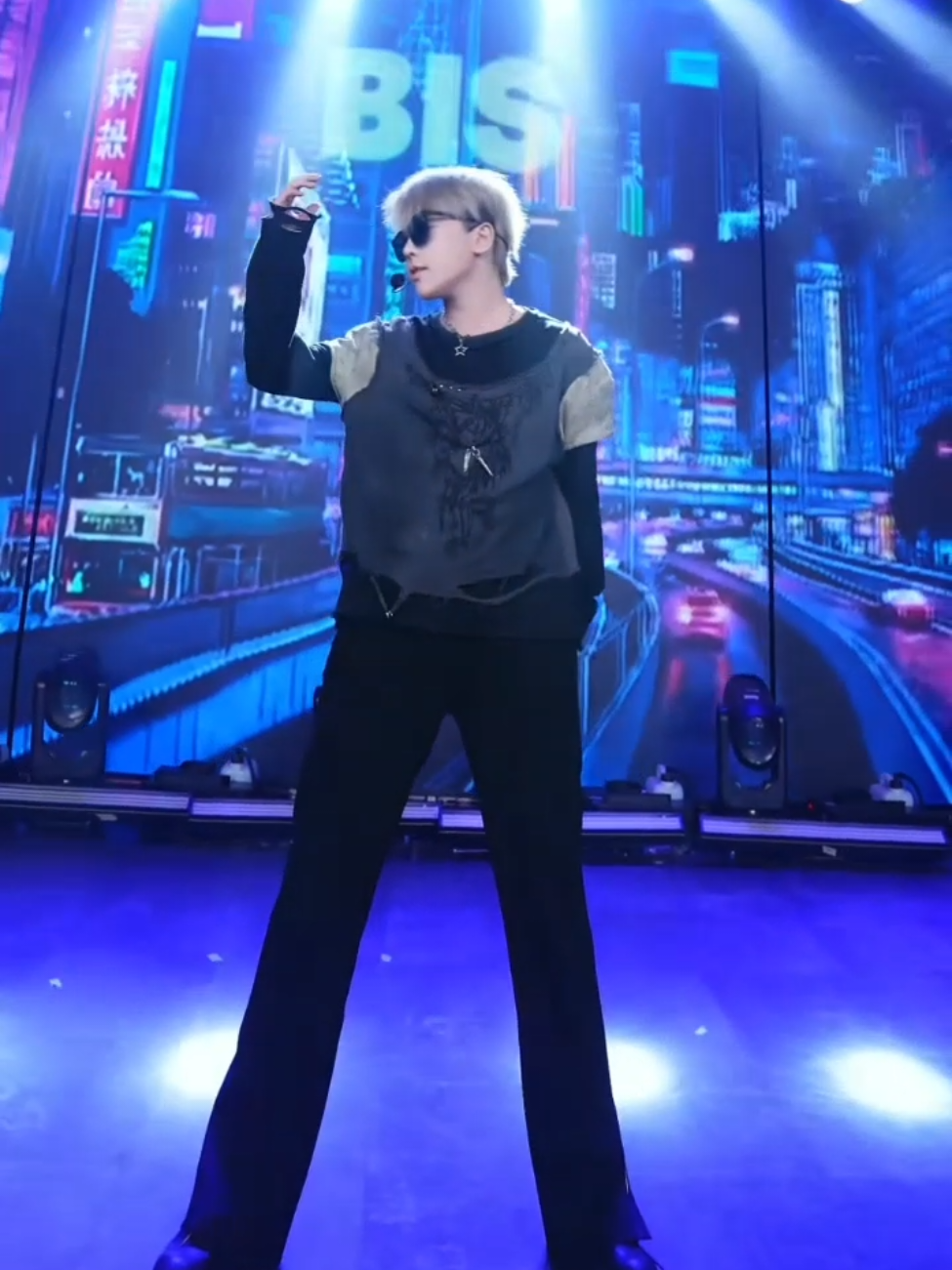 solo dance Bis @bis.aworld.101 @A-WORLD 101 #aworld101 #bis