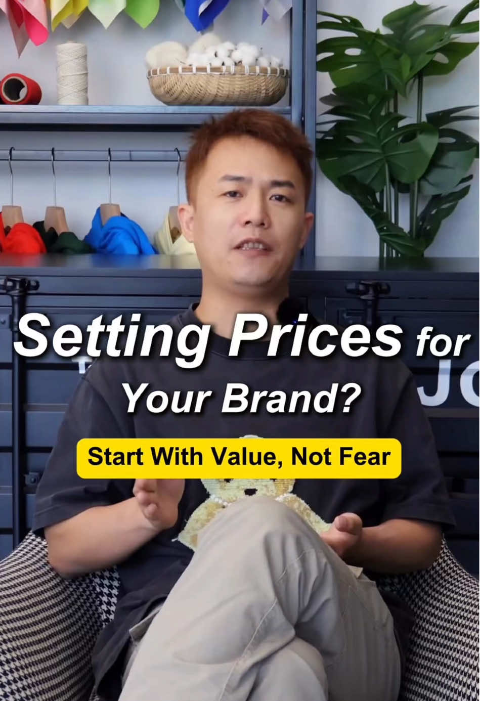 How to set prices for your brand?🙌🏻 #clothingmanufacturer #clothingbrandstartup #clothingbrandtips #clothingbrandowner #streetwearbrand 