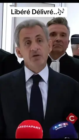 sur scène tous les dimanches à 18h au Théâtre du Marais à Paris et en tournée… https://billetterie.theatredumarais.fr/evenement/remi-marceau-2 #sarkozy #humour #libere 