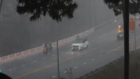 Đà Lạt + Mưa + Ghé Qua = #ongganhdalatchill #tramruaxeaetouring24h #deoprenn #dalat #ptl 