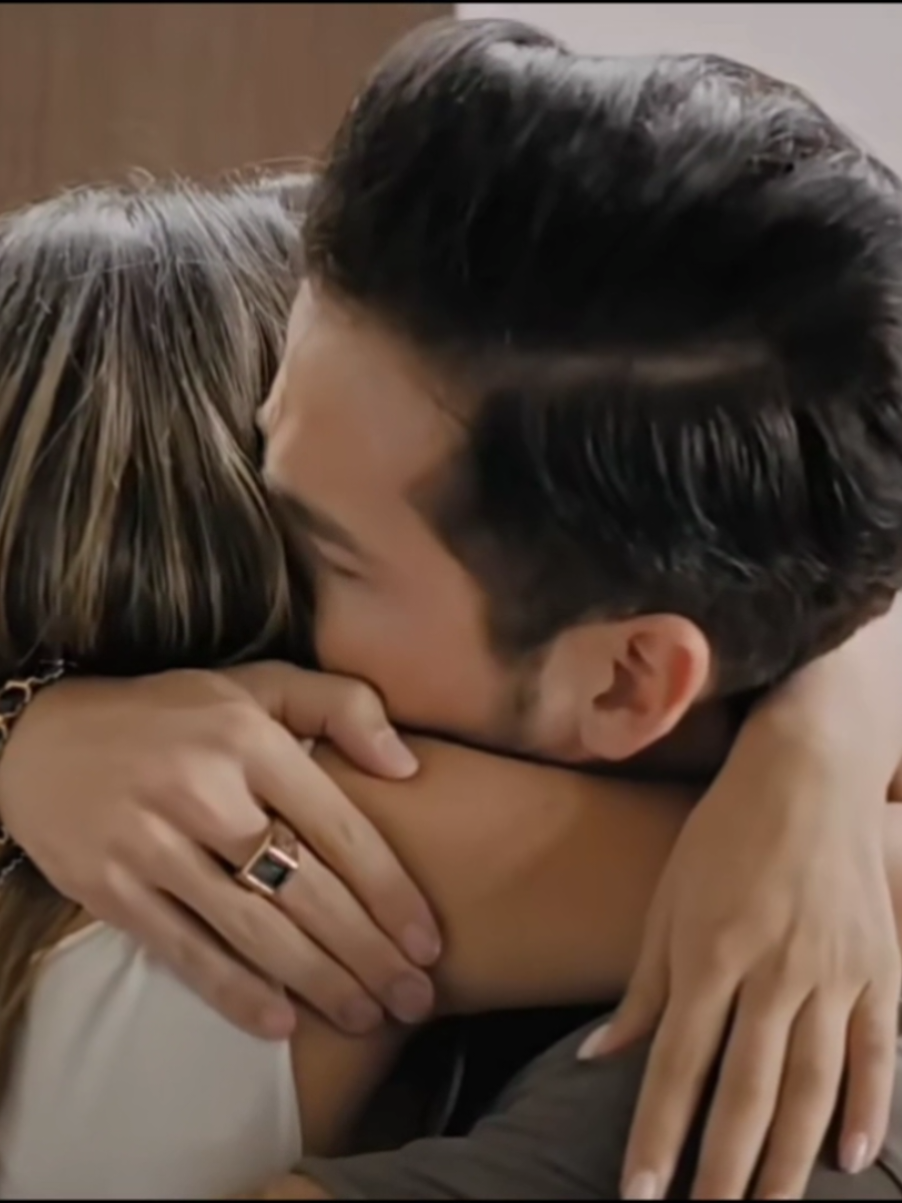 LA REINA DEL FLOW CAPITULO 42 TEMPORADA 1 YEIMY LE TRAE A VANE A CHARLY #lareinadelflow #lrdf #charlyflow #vanessacruz #netflix 