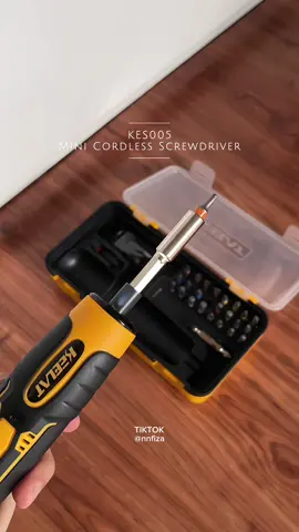 Replying to @ʚ 𝐡𝐚𝐧 ɞ Cordless screwdriver from Keelat ni nampak je mini tapi sangat memudahkan kerja-kerja pasang screw semua. Berbaloi! #cordlessessscrewdriver #keelat #screwdriverset #screwdriver #keelatpowertools #drill  