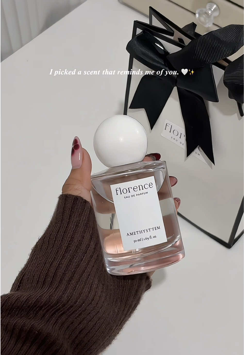 perfect pang gift!! ✨🤍 #perfumerecommendations #florenceperfume #perfume #giftideaforher #christmasgiftideas 