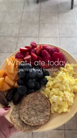 Fruit for every meal! #fyp #wieiad #recovery #mealideas #wholefoods @Whole Foods Market @OLLY Wellness @Traditional Medicinals @good culture @Applegate 