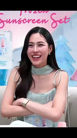 I love my job 🤣🤣 #lingherhynesstiktoklive #หลิงออม #LINGORM #LingOrm #linglingkwong #หลิงหลิงคอง #lingling #xh 