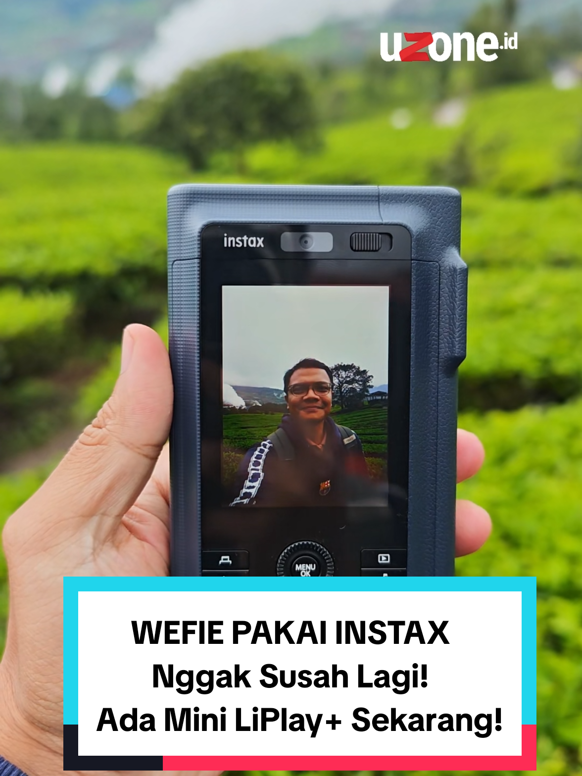 Uzoners! Siapa yang suka wefie sama temen-temen lo? Alat ini bisa banget sih bantu lo, buat dapet wefie atau selfie yang presisi! Kenalin, Instax LiPlay+ 👏 #fujifilm #instaxchallenge #instax #polaroid #kamera 