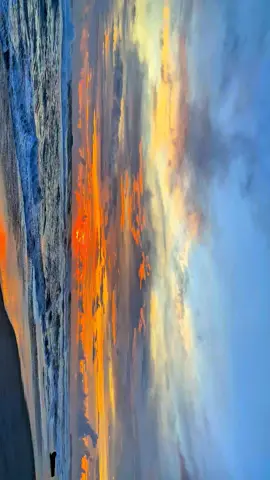 seindah itu sunset di pantai mandiri #estetik #foryoupage #masukberanda #fyppppppppppppppppppppppp #indonesia 