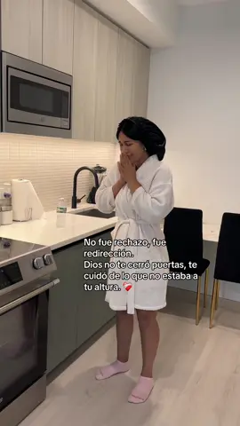 No fue un “no”, fue un “te tengo algo mejor”. Cuando Dios redirige, lo hace por amor. ❤️‍🩹 #jesuslovesyou #devocional #devocionalescristianos #devotional #hagamosviralajesus 