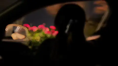 Sau lần đó em đã thay đổi rất nhiều.. Em đề phòng hơn, đa nghi hơn và dễ dàng buông bỏ hơn.. Vì nếu họ khiến mình cảm thấy trong mối quan hệ này mình không còn được trân trọng và họ cố chạm đến giới hạn, mặc kệ cảm xúc của mình thì mình sẽ rời đi. Đơn giản là vì mình đã hiểu ra rằng có 2 thứ quan trọng nhất 1 là giới hạn 2 là lòng tự trọng.. 🙂#Buông #NgườiTừngThương #VếtThươngLòng 