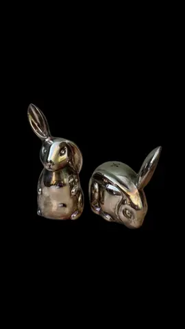 salt and pepper shakers. inseparable, soul bonded, non sentient items. #saltandpepper #soulmates #antique 