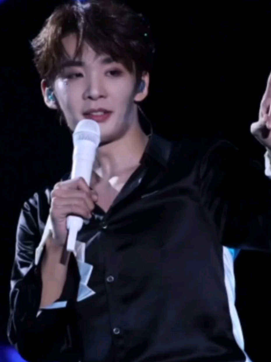 ✨หญิงสาวในอดีต 从前那个女孩✨ สถานีหางโจว Ver. คือเสียงเย่เกอละมุนหูมาก~ ฟังกี่รอบก็ไม่เบื่อ แล้วคือตอนยิ้ม😊 มันแบบน่าร๊ากกกกก❤️ งื้อ~  #王赫野 #หวังเฮ่อเหย่ #wangheye #ติ่งจีน  #chinesesong 