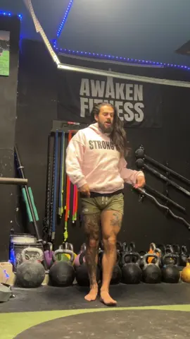 Since this song is trending right now, why not jump in on it… haha always make fun of yourself and have fun. Don’t worry I’ll probably get a comment saying I’m gay or something.. all I can do it laugh 😂… I guess I’m just too man for them 🤪😎🤪🤣🤣🤣 #movementismedicine #strongaf #beyourself #dancetok #staypositive 