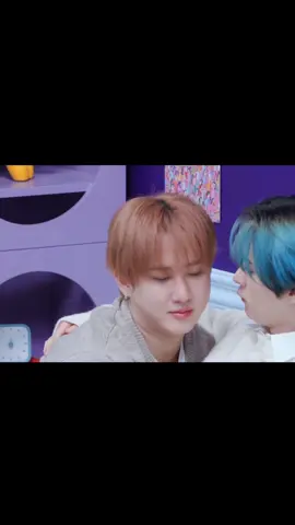 These two may be the BIGGEST Flirts of Stray Kids :) #minbin #straykids #leeknow #changbin #straykidsstay 