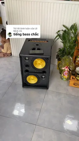 Trả lời @Lê Minh Vũ  loa karaoke công suất lớn,2 bass,2 trung,3 treble cực bay. Bản có sup giả lập cực đỉnh. #loaxachtaykaraoke  #loakaraoke  #loagiare  #nguyendaistore  #trending 