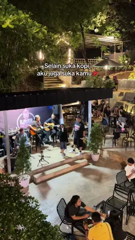 Kamu? Iya kamu🤪 #waroengkopimasjowo #livemusic #fyp #arygoliath 