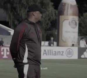 افضل مدرب بلعالم حاليا اتحداك تعرف اسمة👀🔥#توفي_ميليتاو🇮🇶 #بايرن_ميونخ #كومباني🇧🇪 