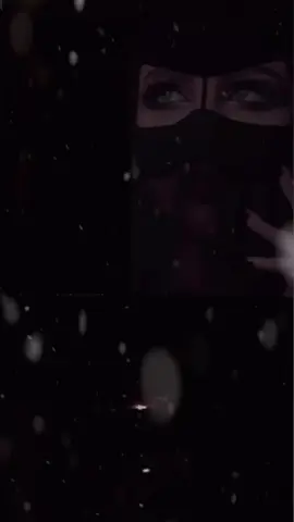 ‏‌‌‌انا اغليك ياللي كل ماهب لي طاريك  ‏لو انك بعيد الدار دايم على بالي….