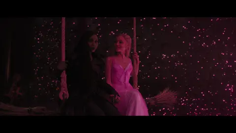 Ogni storia merita un finale leggendario. 🫧🧹 Wicked - Parte 2, dal 19 novembre al cinema. #WickedIlFilm #jonmchu #arianagrande #cynthiaerivo #jonathanbailey #jeffgoldblum #michelleyeoh #cinematok #davedere #nuoveuscite