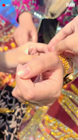 nice dubai ever!!! thanks sis!!! #fypp #emas #kualaterengganu #gold #Love 