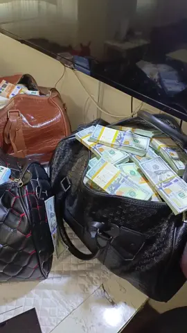 شرح تنزيل الاموال:-  يتم تنزيل الأموال عبر الارَواح المسلمه والخدام والملوك الروحانيه  يطلب الشخص الذي يريد تنزيل الأموال من الشيخ  ثم يطلب الشيخ   باسم الشخص الطالب التنزيل من عالم جلالات الأرواح المسلمه والخدام والملوك بأن يتم تنزيل الأموال باسمه  ثانيا: اذا وافقت الارواح المسلمة على العمل يقوم الشخص طالب التنزيل بتحضير أدوات التنزيل المنزليه  التي يطلبها الشيخ  للتنزيل  ثالثاً: الشخص الذي يريد التنزيل عليه دفع تكلفه العطور والبخور الروحانيه التي عبرها يتم تنزيل الأموال فقط  وخلال ثلاثة ايام من بداية العمل يكون التنزيل انتهى وخلصت كل خطواته  اما بالنسبة للاشخاص الذين يقولون الدفع بعد النتيجة من شروط التنزيل تكلفه البخور والعطور الروحانيه يدفعها الذي يريد تنزيل  المال ولا يأخذ الشيخ  الروحاني مقابل في التنزيل إلا إذا انت بنفسك تعطي الشيخ  الذي ساعدك  الشي من عندك بعد استلامك للأموال.  ويتم التنزيل في فتره لا تزيد عن ثلاث ايام  من بدايه العمل  والبيان بالعمل ان شاء الله  للاستفسرات مع فضيلة الشيخ  المعالج  من جميع انحاء العالمشرح تنزيل الاموال:-  يتم تنزيل الأموال عبر الارَواح المسلمه والخدام والملوك الروحانيه  يطلب الشخص الذي يريد تنزيل الأموال من الشيخ  ثم يطلب الشيخ   باسم الشخص الطالب التنزيل من عالم جلالات الأرواح المسلمه والخدام والملوك بأن يتم تنزيل الأموال باسمه  ثانيا: اذا وافقت الارواح المسلمة على العمل يقوم الشخص طالب التنزيل بتحضير أدوات التنزيل المنزليه  التي يطلبها الشيخ  للتنزيل  ثالثاً: الشخص الذي يريد التنزيل عليه دفع تكلفه العطور والبخور الروحانيه التي عبرها يتم تنزيل الأموال فقط  وخلال ثلاثة ايام من بداية العمل يكون التنزيل انتهى وخلصت كل خطواته  اما بالنسبة للاشخاص الذين يقولون الدفع بعد النتيجة من شروط التنزيل تكلفه البخور والعطور الروحانيه يدفعها الذي يريد تنزيل  المال ولا يأخذ الشيخ  الروحاني مقابل في التنزيل إلا إذا انت بنفسك تعطي الشيخ  الذي ساعدك  الشي من عندك بعد استلامك للأموال.  ويتم التنزيل في فتره لا تزيد عن ثلاث ايام  من بدايه العمل  والبيان بالعمل ان شاء الله  للاستفسرات مع فضيلة الشيخ  المعالج  من جميع انحاء العالم