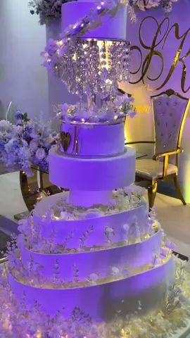 Tout les détails comptent pour un beau résultat 😍 #didiscakes #mariage #chic #caviar #diaspora 