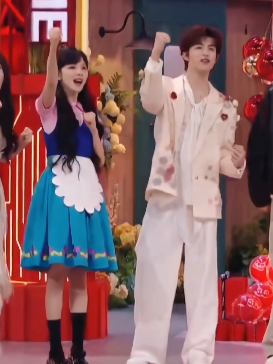 ชัดได้เท่านี้😂น้องแพทกับพี่จางรั่วหนานน่ารักปุ๊กปิ๊กมาก #แพทริค #แพทริคณัฐวรรธ์ #patrickfinkler #yinhaoyu #จางรั่วหนาน 