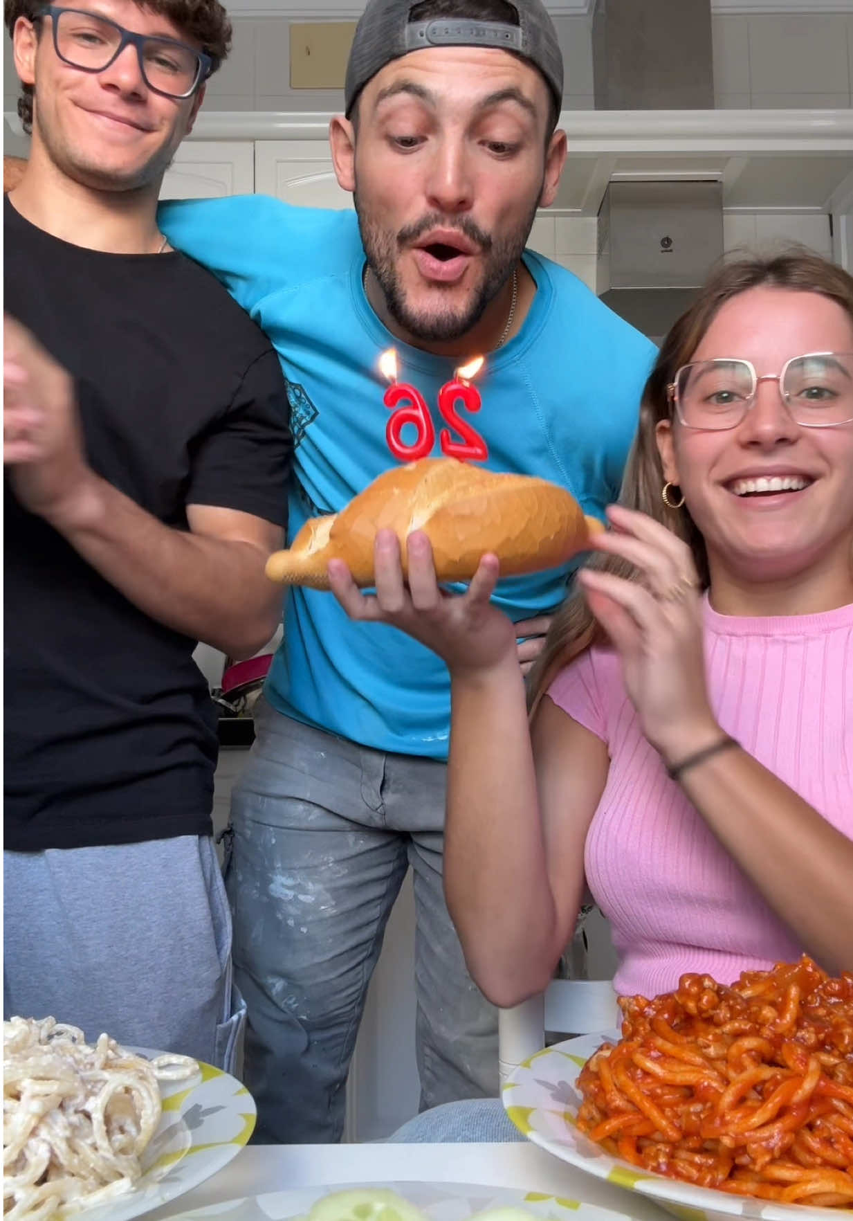 Feliz cumpleaños  jejeje ya lo celebraremos bien 💕💕💕 #feliz #hermanos #familytime #amor 