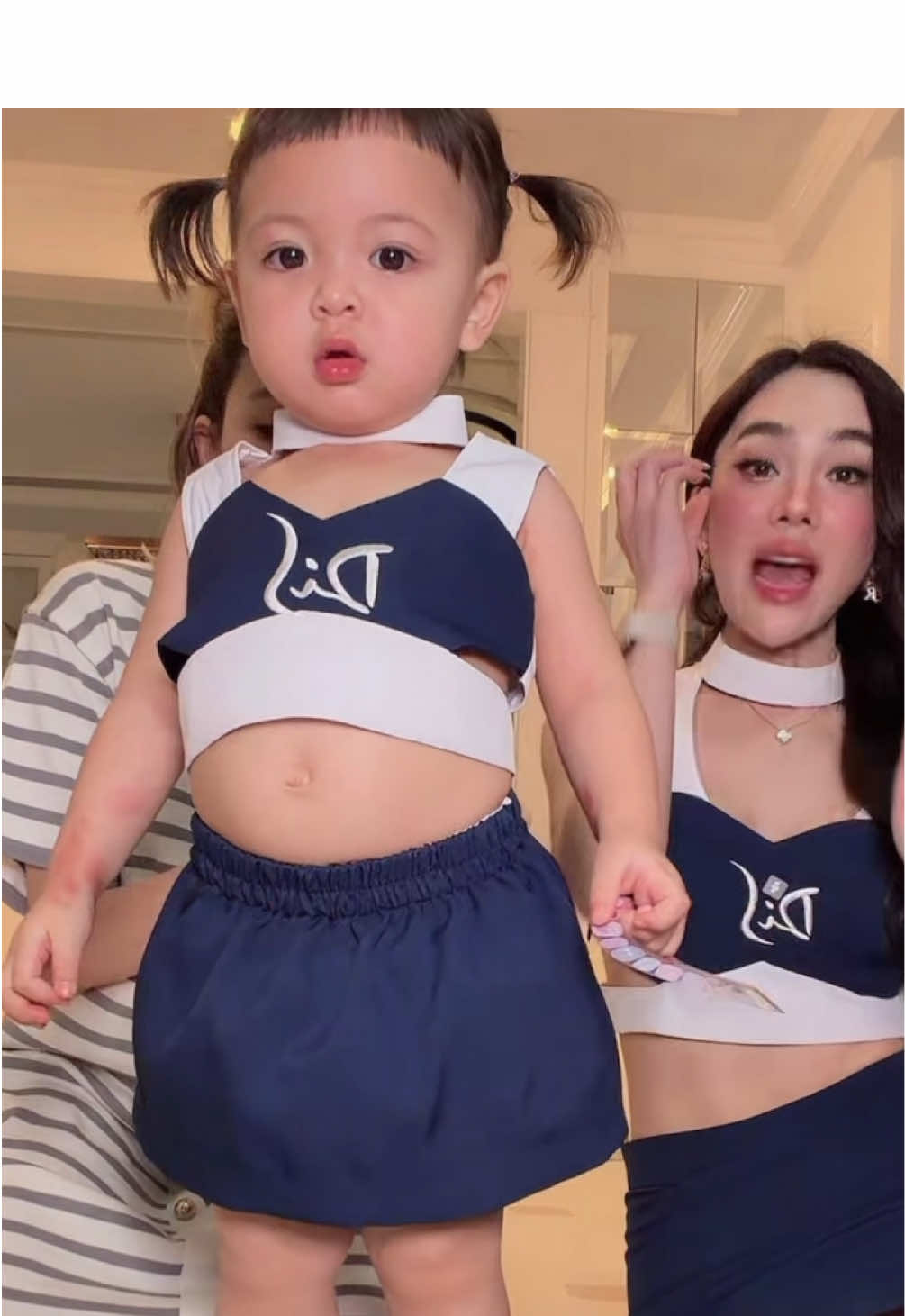 ชุดมันเล็กไปค่ะพี่ๆ🤣#โมเน่ #โซลโมเน่ #แฝดโซลโมเน่ #เมพรีมายา 