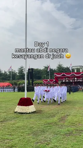 masih mengincar ke mana nanuna pujaan hatiku itu 🥺 #taruna #abdinegara #day1 #upacaraharipahlawan #jatim 
