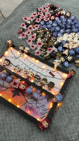 Skończyłam ozdabiać ramkę) #strangerthings #strangerthings4 #kinderjoy #willstrangerthings 