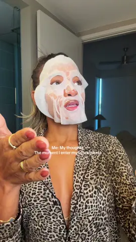 The fact we only get one normal week out of every month is diabolical 😭 #fall #fallfashion #thanksgiving #pms 