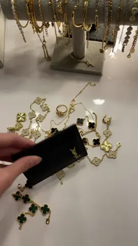 addicted to youuu #fyp #vancleef #addicted #trend #jewelry 