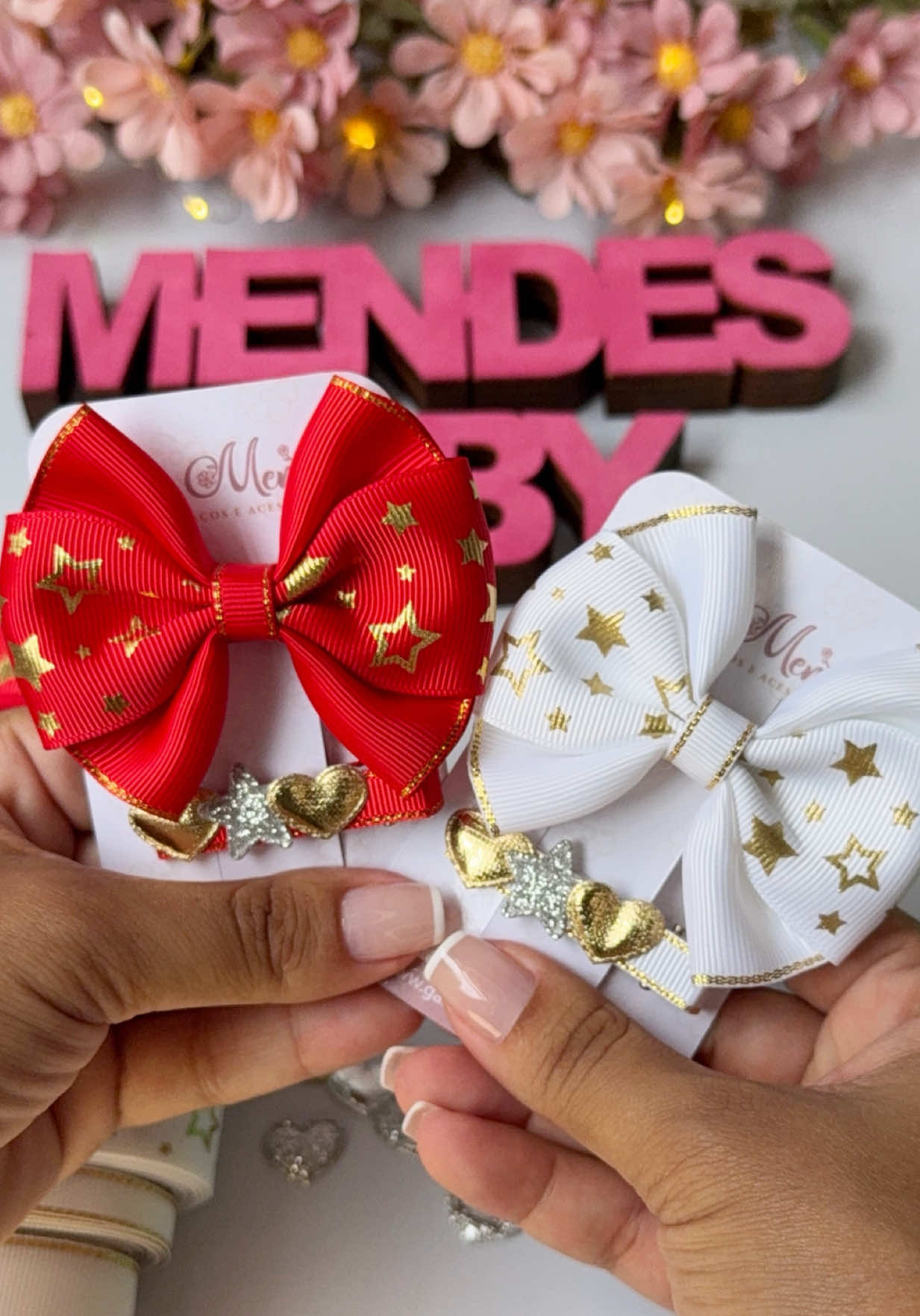 Laço fácil para o fim de ano🎄💫 . . #DIY #lacosdecabelo #lacoslindos #natal #lacosdefita 