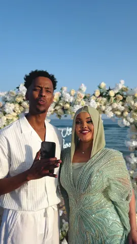 Lamaanaha usoo hambalyeeya anagana nasoo follow gareeya❤️😂 #marwaanyare #haboonnuura #somalicouple #viraltiktok #viral 