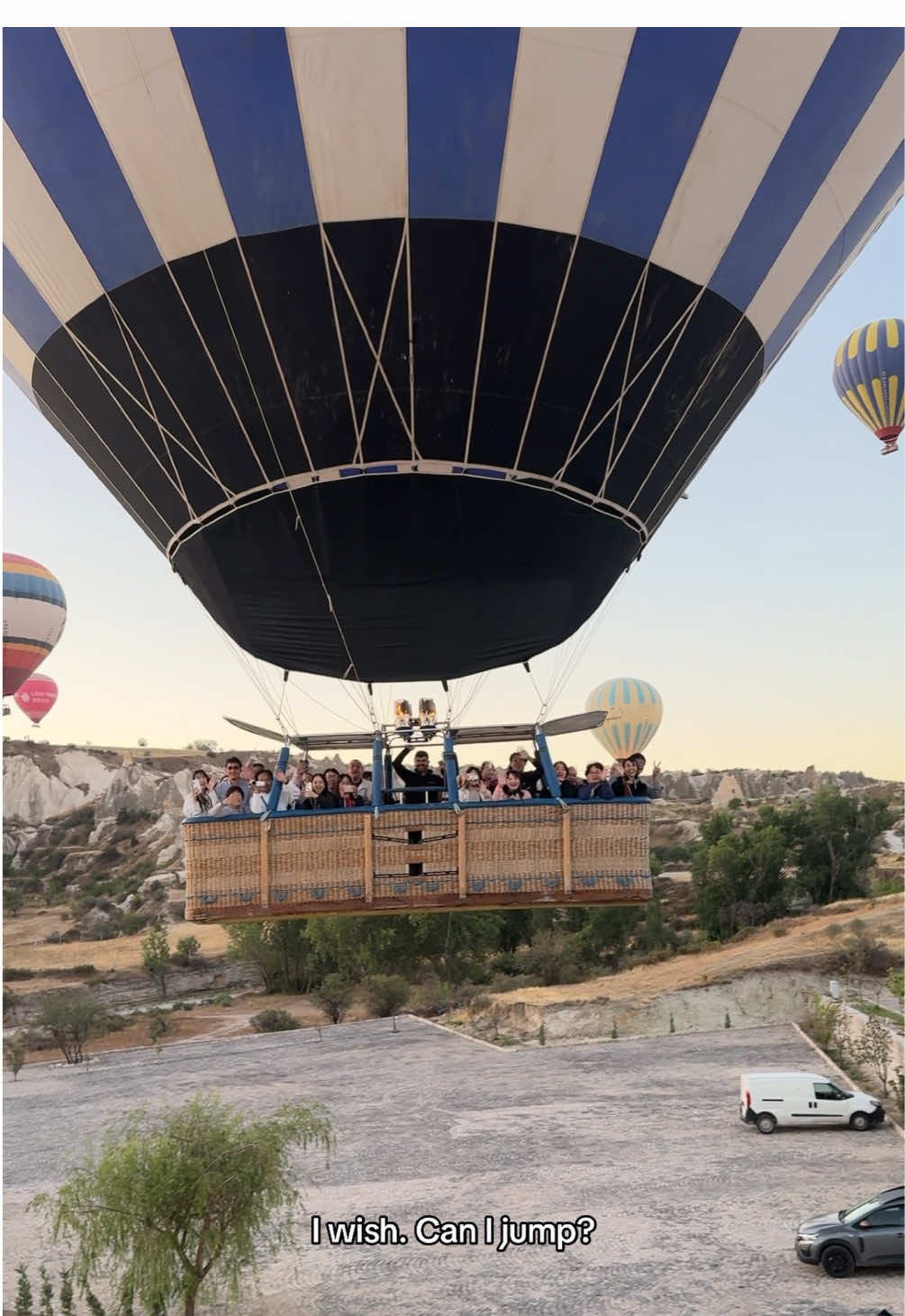 Good morning Cappadocia!😍 This was so surreal! I had no Idea the hot air balloons can get THIS close 😅🥰 #cappadocia #travel #hotairballoons #fyp #viral