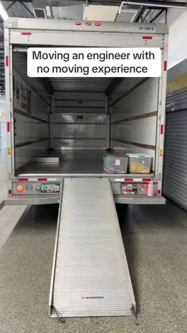 Moved an engineer and he had a schematic down to the centimeter how to properly pack the truck I just let him cook 🫡🫡  #movingday #overzelus #movers #movingout #fyp 