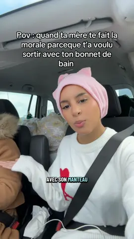 Ma mère me fait la morale sur mon bonnet 🤣🤣🤣 je crois qu’elle a pas du tout aimé… #foryou #humour #merearabe #drole #bonnet 