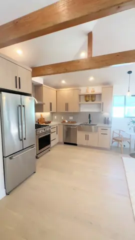 Which kitchen would you prefer? ✨ A kitchen with vaulted ceilings or a kitchen with skylights? ☀️ 📍 La Jolla Luxury Homes 🏠 Connie Gallegos | Coldwell Banker Realty 📞 619-713-9749 DRE #02238597 #homedesign #kitchendesign #luxuryhomes #lajollaca
