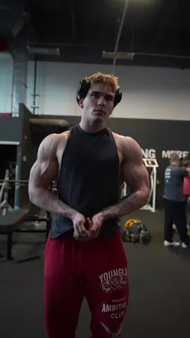 Have a Dedicated Shoulder Day😏#gymviral #Fitness #GymTok #bulk #fyp 