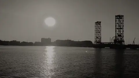 رحيلك ترك فراغ كـبير في حياتي لاكني ساحـل ان اكون قوي لاجلك.  #كريم_منصور #حزين #رياكشن #Love #zxycba 