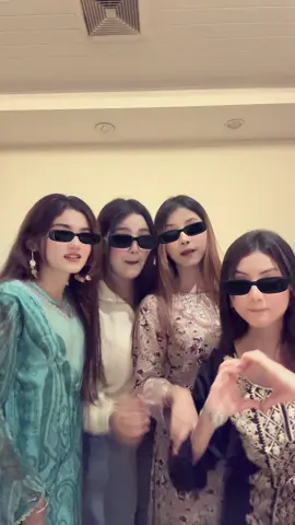 Valobasa 😆@Maisha Muskan @mehuuuu 