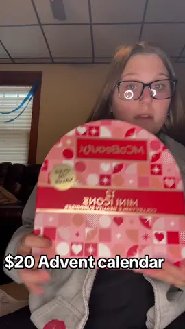 This advent calendar is soo cute and soo good for someone like me who has never tried this brand or products! Such a great variety of stuff!! 🫶🏻🫶🏻 @mcobeauty us @MCoBeauty   #adventcalendar #mcobeauty #makeup #christmas #makeuplover 