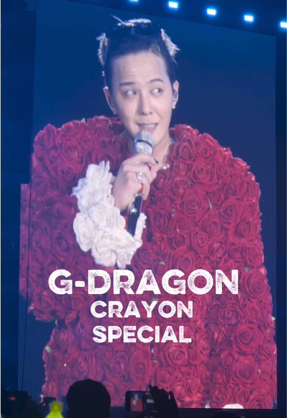 G-Dragon cực hài hước với “Crayon” phiên bản “sợ mưa Hà Nội” 🐉🇻🇳 #loanchen #gdragon #gdragoninvietnam #ubermenschhanoi #crayon 