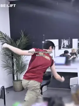 duta flexing biceps #sunghoon #enhypen #fyp 