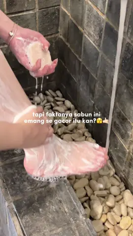 Eh emang se gacor ini kan xixi #glutasoap #sabunmencerahkan #sabunbekasluka #whitediary 