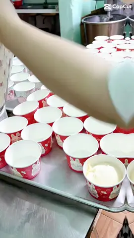 70 chiếc bánh bông lan cho các bé trường mẫu giáo. #bánhkem #trầnngân #tranngan #sinhnhật #kỷniệm 