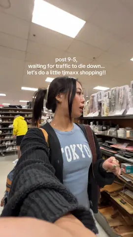 all of the gorg holiday kitchen finds !! love christmas dinnerware even though I don’t need it lol & the CHRISTMAS ICON GLASSES 😍😍 I caved you guysss oops 👀 #tjmaxx #tjmaxxfinds #shoppingvlog #glassware #christmasfinds 