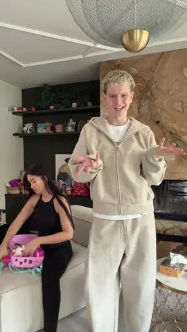 @Zaklina Ta Dinh uciekam z Twoją paczką 😭😅🫣